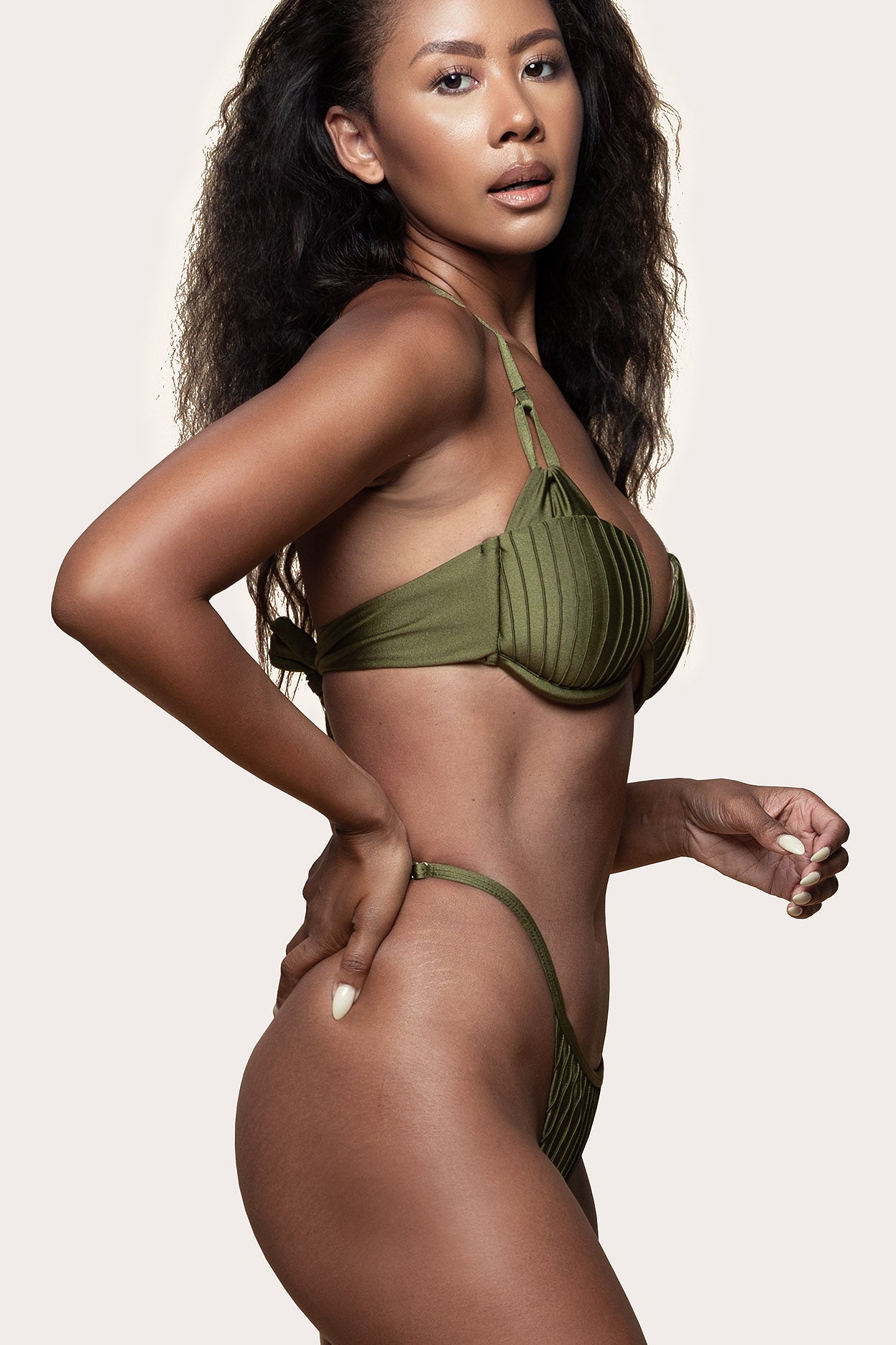 Alani Top Olive
